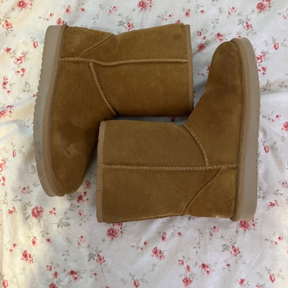 ugg boots - Picture 2 of 3